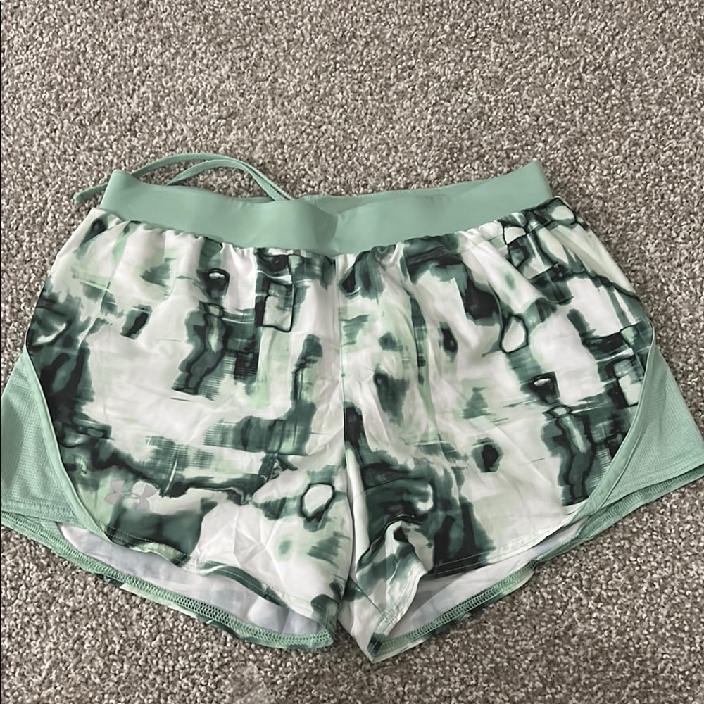 Under Armour Women's Green Patterned Athletic Shorts